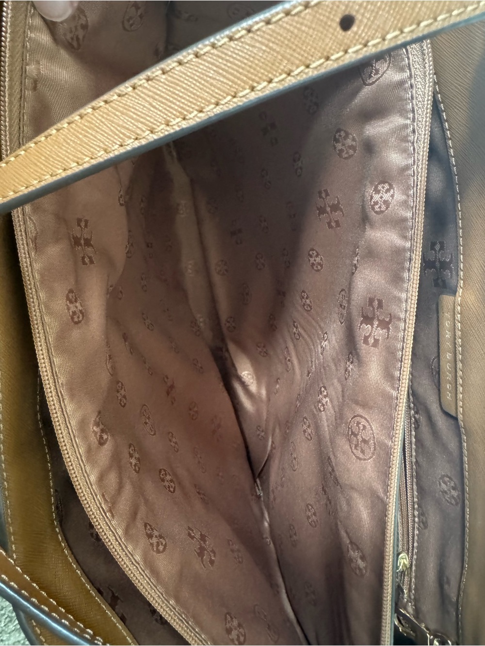 Excellent Condition Tory Burch Cognac Leather Saffiano Tote - Picture 13 of 13